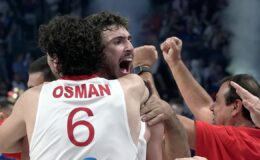 ’12 Dev Adam’ yarı final için sahaya çıkıyor