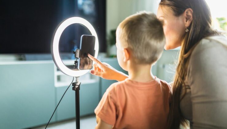 Anket: Avustralya’da yetişkinlerin yüzde 79’u yeni sosyal medya yasağını destekliyor