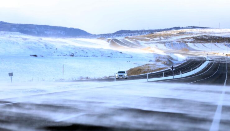 ArdahanŞavşat kara yolunda ulaşıma kar engeli