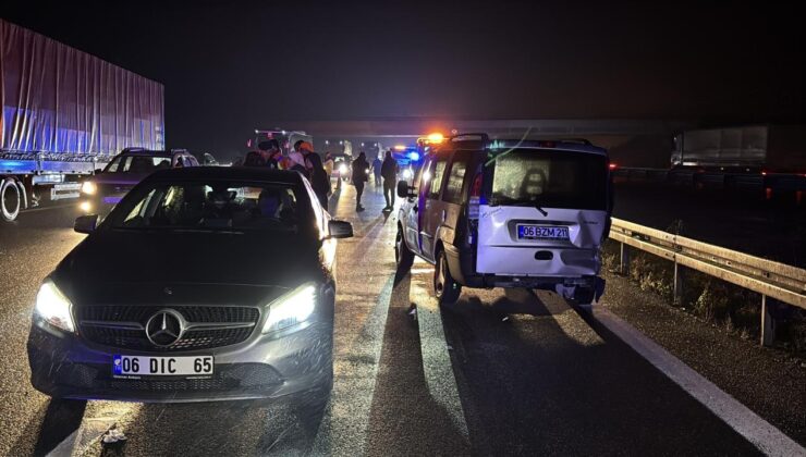 Bolu’da otomobil ile hafif ticari araç çarpıştı: 9 yaralı