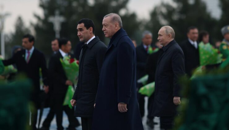 Erdoğan, Aşkabat’ta Tarafsızlık Anıtı’na çelenk koyma törenine katıldı