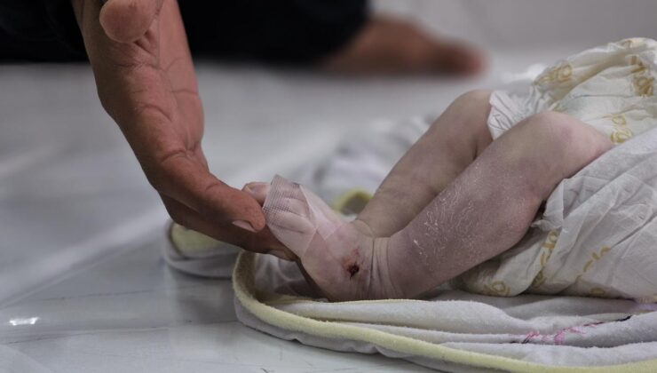 Gazze’de soğuktan bir bebek daha hayatını kaybetti