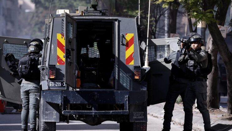 İşgalci İsrail askerleri Batı Şeriada 2 Filistinliyi gözaltına aldı