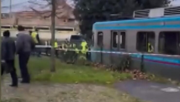 İstanbul’da tramvay raydan çıktı: Yolcular tahliye edildi