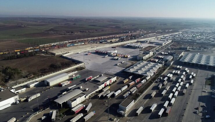 Kapıkule Gümrük Kapısı’nda ticari araç geçişinde tarihi rekor