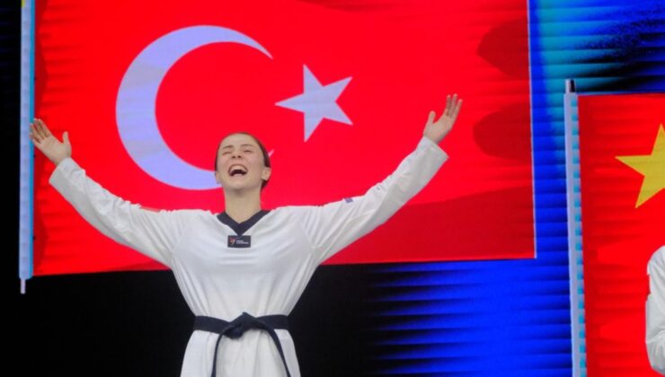 Milli Tekvandocu Kavurat dünya şampiyonu oldu