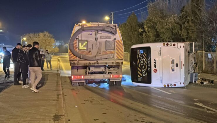 Niğde’de işçi servisi ile otomobilin çarpıştığı kazada 13 kişi yaralandı