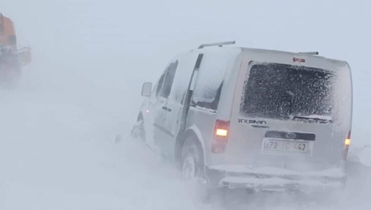 Palandöken geçidinde kar ve tipi nedeniyle mahsur kalanlar kurtarıldı