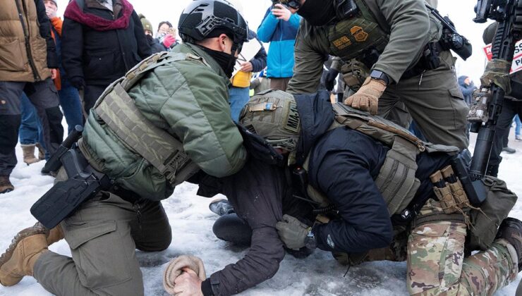 ABD’nin Texas ve Minnesota eyaletlerindeki ICE karşıtı protestolarda 18 kişi gözaltına alındı