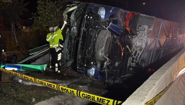 Adana’da devrilen otobüsteki 8 kişi yaralandı