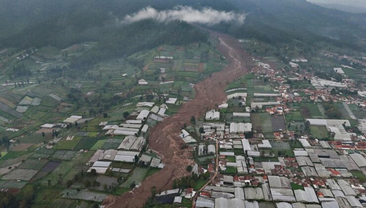 Endonezya’daki toprak kaymasında yaşamını yitirenlerin sayısı 34’e çıktı
