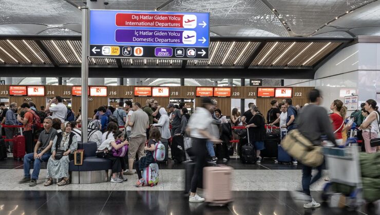 Hava yoluyla seyahat eden yolcu sayısında Cumhuriyet tarihi rekoru kırıldı