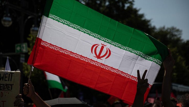 İran: Herhangi bir saldırı sınırlı da olsa topyekün ve benzeri görülmemiş bir şekilde karşılık bulur