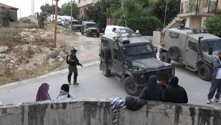 İşgalci İsrail ordusu, Doğu Kudüs’teki Hizma beldesini 3 gündür kuşatma altında tutuyor