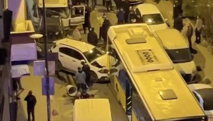 İstanbul’da kontrolden çıkan kamyonet 5 araca çarptı