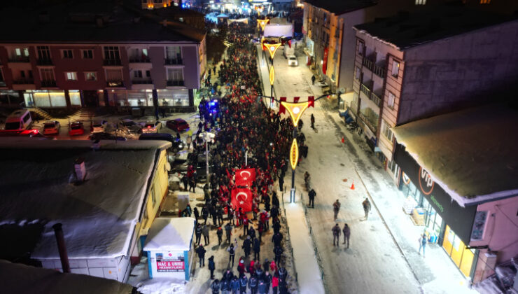 Kars’ta Sarıkamış şehitleri anısına meşaleli yürüyüş