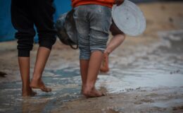 Katil İsrail’in Gazze’ye saldırısında 2 Filistinli yaşamını yitirdi