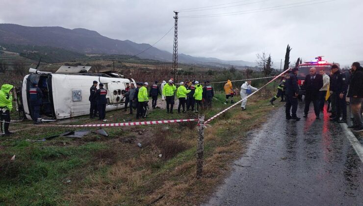 Kontrolden çıkan midibüs şarampole devrildi: 1 ölü, 22 yaralı
