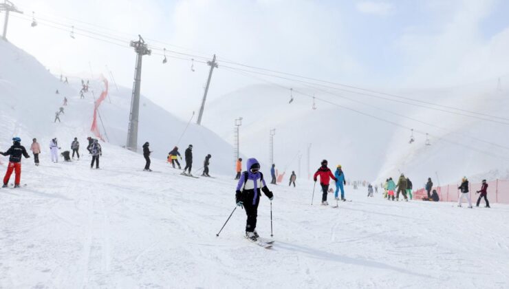 Palandöken’de kar kalınlığı 208 santimetreye ulaştı