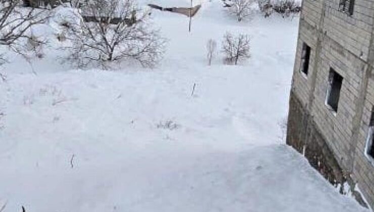 Şırnak’ta çığ düşen evdeki 5 kişi kurtarıldı