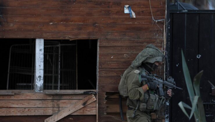 Soykırımcı İsrail ordusu, Sarı Hattı geçtiği iddiasıyla bir Filistinliyi hedef aldı