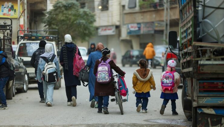 Suriye’de devrik rejim döneminde yakınlarından koparılan 150 çocuk ailesine kavuştu