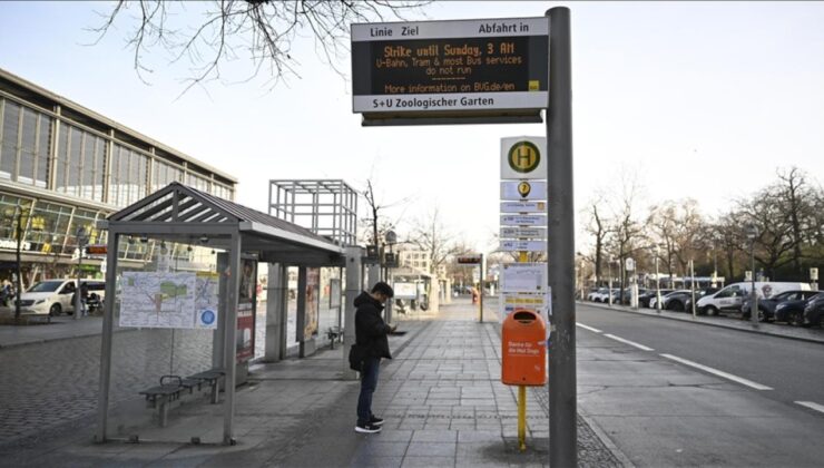 Almanya’da yeni grev dalgası toplu ulaşımı felç etti