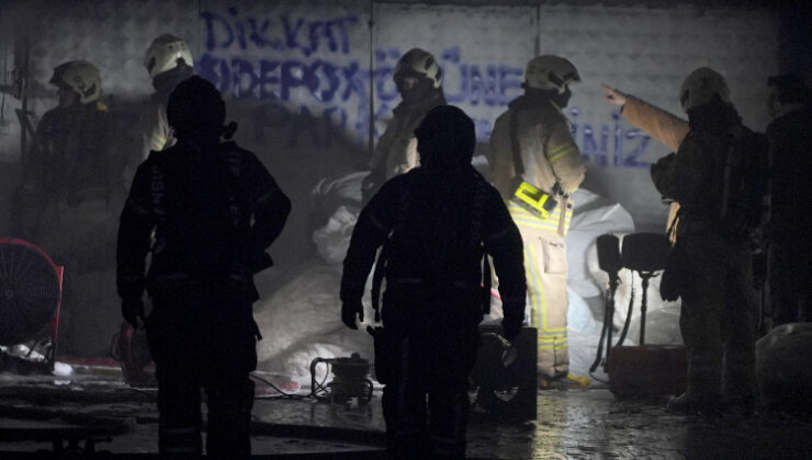 Avcılar’da tekstil deposunda yangın