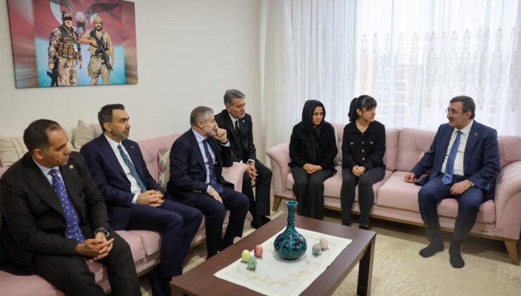 Cumhurbaşkanı Yardımcısı Yılmaz, Mersin’de şehit ailesini ziyaret etti