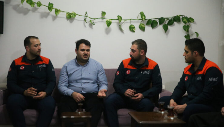 Depremzede aşçı, kendisini kurtaran AFAD ekibiyle buluştu
