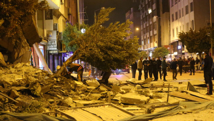 Hatay’da hasarlı bina yıkım esnasında çöktü