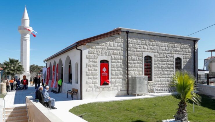 Hatay’da yeniden inşa edilen Fatikli Camii ibadete açıldı