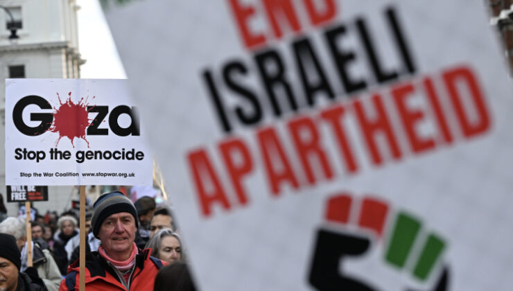 İngiltere’de on binler Filistin’e destek verdi