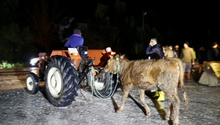 Muğla’nın Seydikemer ilçesindeki su baskını nedeniyle bazı evler tahliye edildi