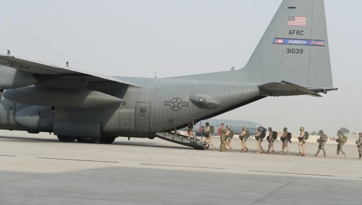 NYT: ABD ordusu, Katar’daki ElUdeyd üssünden yüzlerce askeri tahliye etti