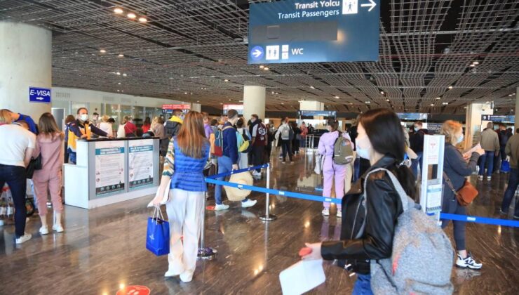 Ruslar Vatan Savunucuları Günü tatilinde Türkiye’yi tercih ediyor