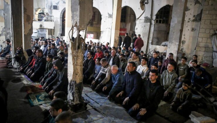 Soykırımcı İsrailin saldırıları altındaki Gazzede ramazan yokluk, korku ve ölüm tehdidi altında karşılandı