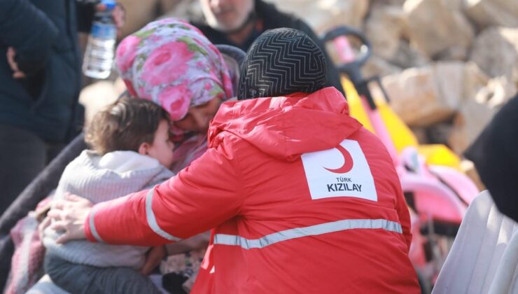 Türk Kızılay, deprem bölgesine desteklerini sürdürecek