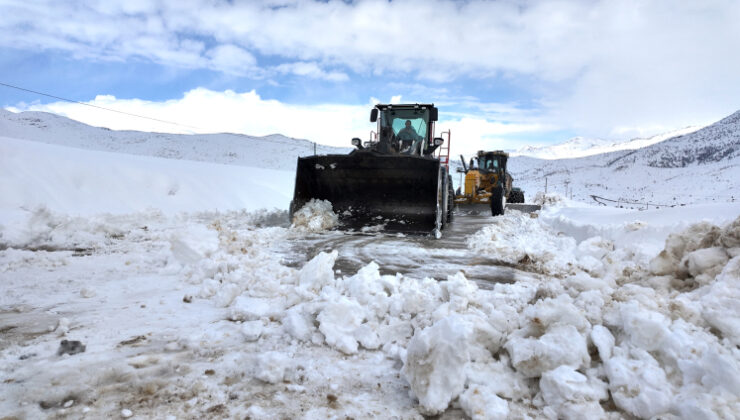 10 ilde yoğun kar sebebiyle 366 yol kapandı