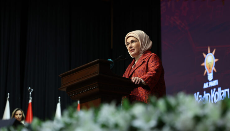Emine Erdoğan ‘AK Parti İstanbul Kadın Kolları ile Vefa İftarı’ programına katıldı