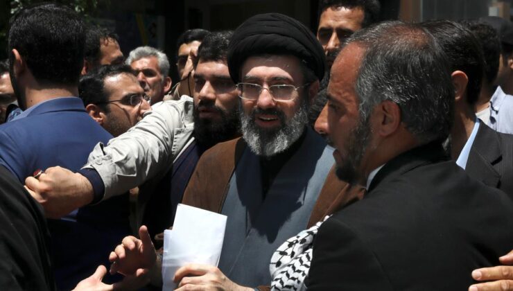 İran’da Devrim Muhafızları Ordusu ve İran Ordusu Mücteba Hamaney’e bağlılıklarını bildirdi