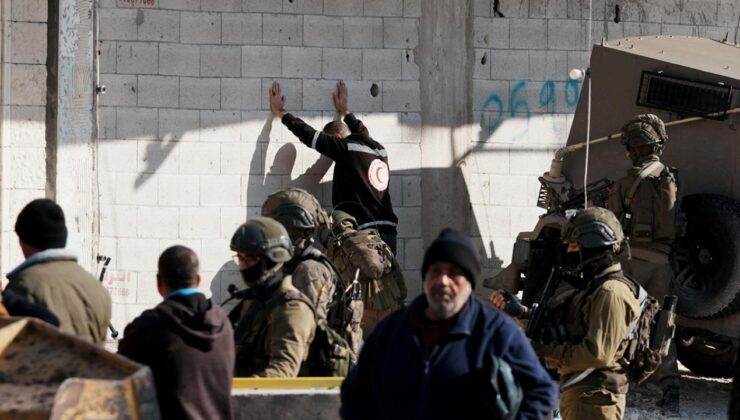 İsrail hapishanelerindeki Filistinli esir sayısı mart ayı itibarıyla 9 bin 500ü aştı