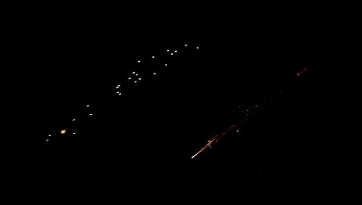 Katil İsrail, İran’a 7 bin 600, Lübnan’a bin 100 hava saldırısı gerçekleştirdiğini açıkladı