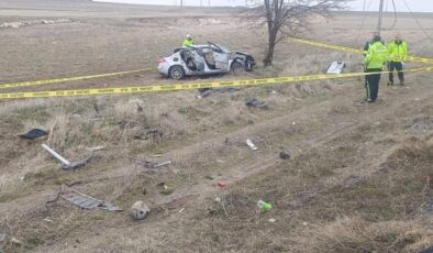 Otomobil şarampole devrildi: Anne ve baba öldü, 4 çocuğu ağır yaralandı