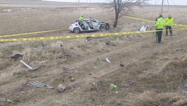 Otomobil şarampole devrildi: Anne ve baba öldü, 4 çocuğu ağır yaralandı