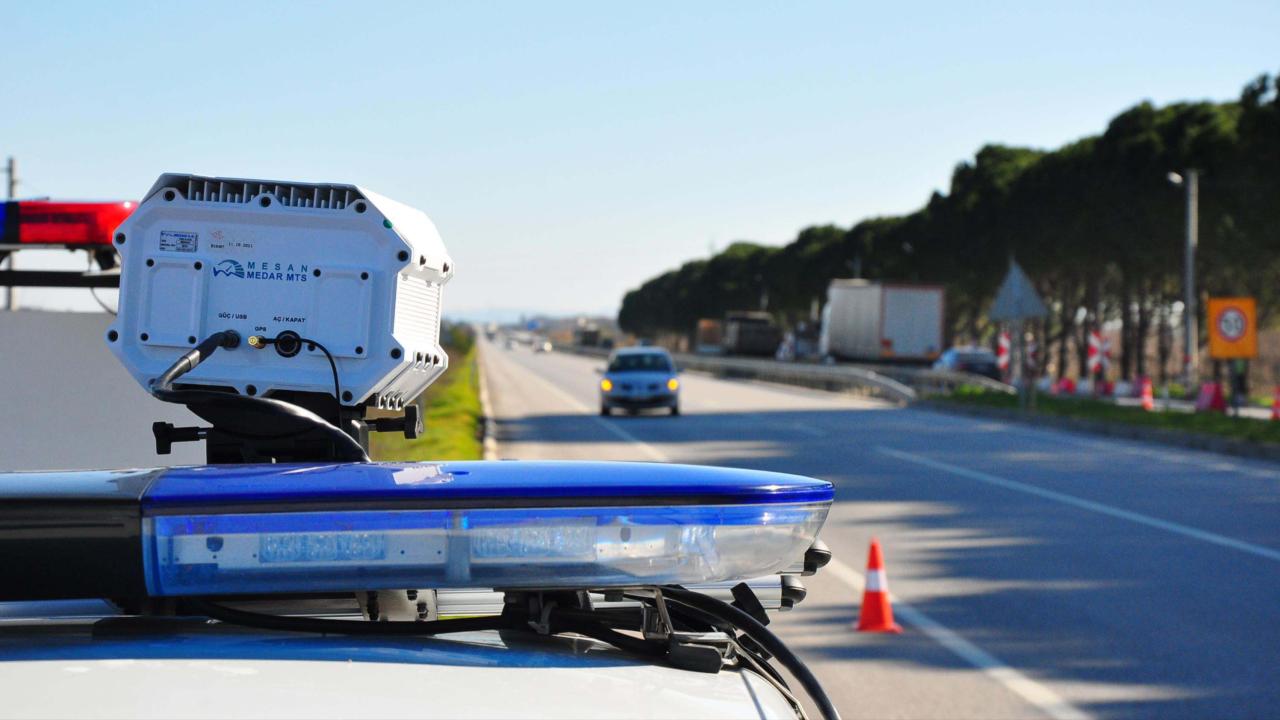 Balıkesir’de trafik uygulama noktalarını paylaşan 7 zanlı yakalandı