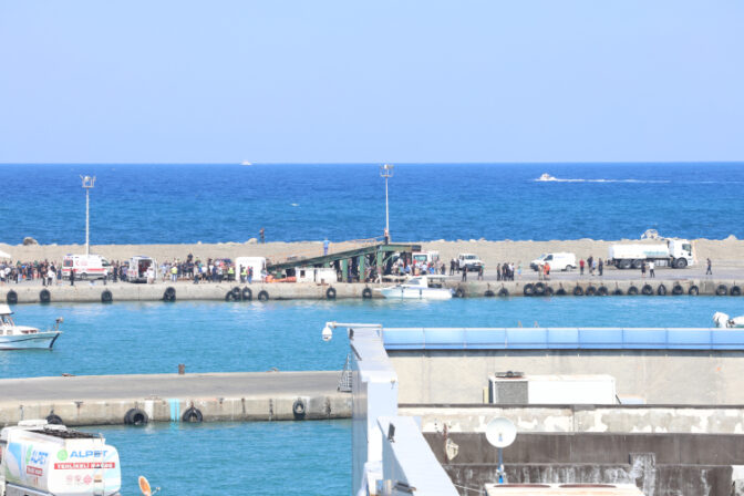 Girne açıklarında feribot battı: 8 kişi hayatını kaybetti, 18 kişi aranıyor