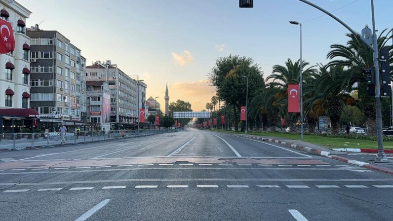 İstanbul’da bazı yollar trafiğe kapatıldı