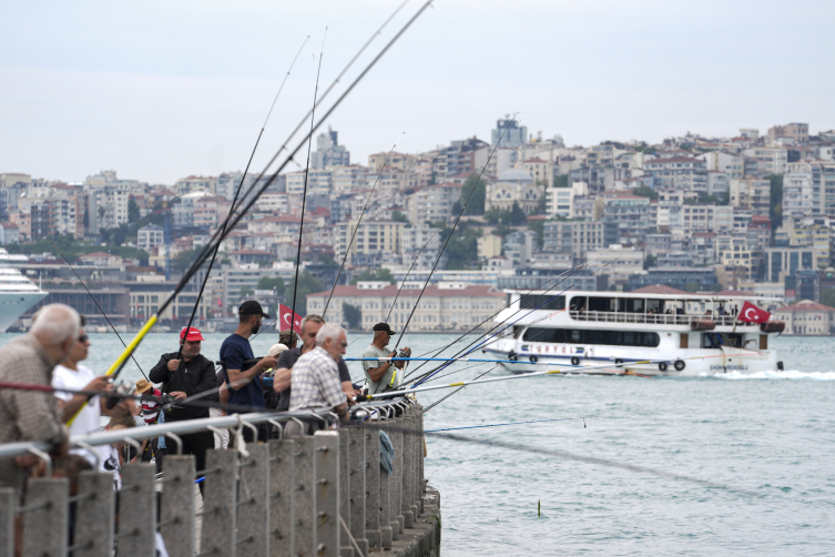 İstanbullular sahillerde güzel havanın tadını çıkardı