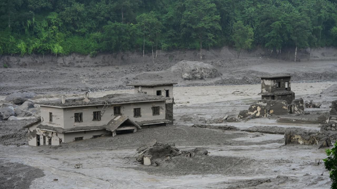 Nepal’deki sel felaketinde sınırın Çin tarafında hayatını kaybedenlerin sayısı 5’e çıktı